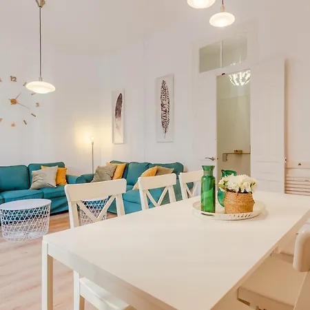 Lejlighed Avanti La Campana, Con Un Balcon Que Te Enamorara Del Ambiente De *