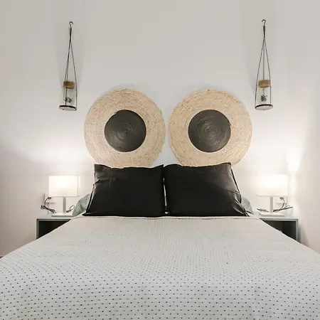 Avanti La Campana, Con Un Balcon Que Te Enamorara Del Ambiente De * إشبيلية